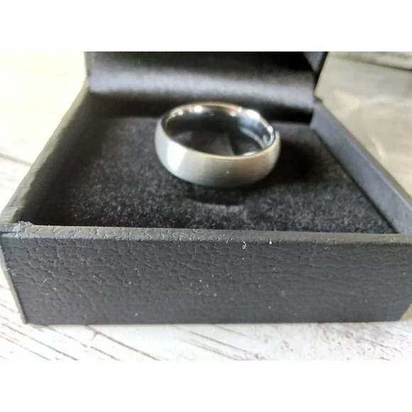 Size 8.5 Silver Domed Tungsten Carbide Ring 6mm NIB - Picture 5 of 7